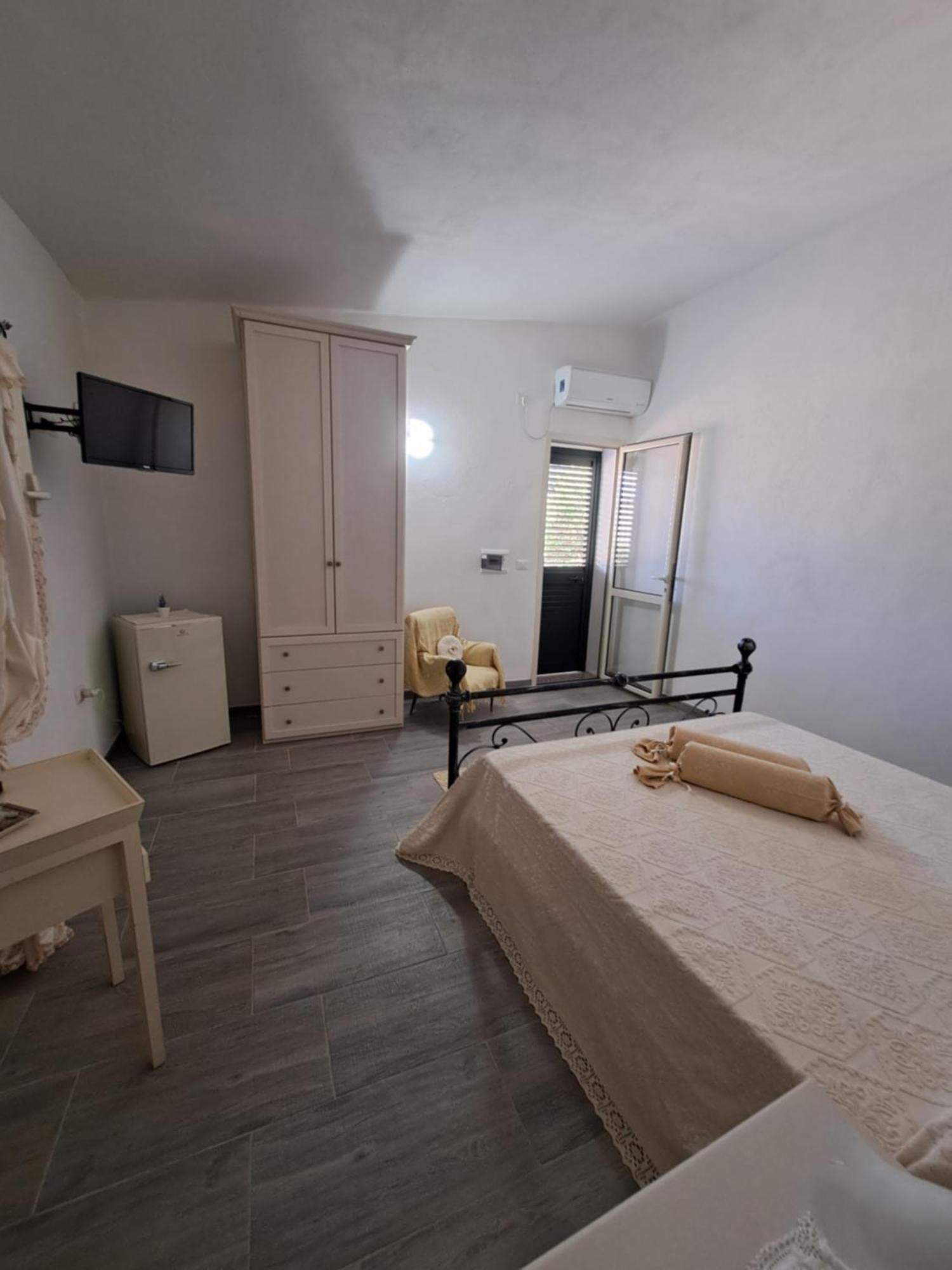 B&B Li Salcuneddi Aglientu Ngoại thất bức ảnh